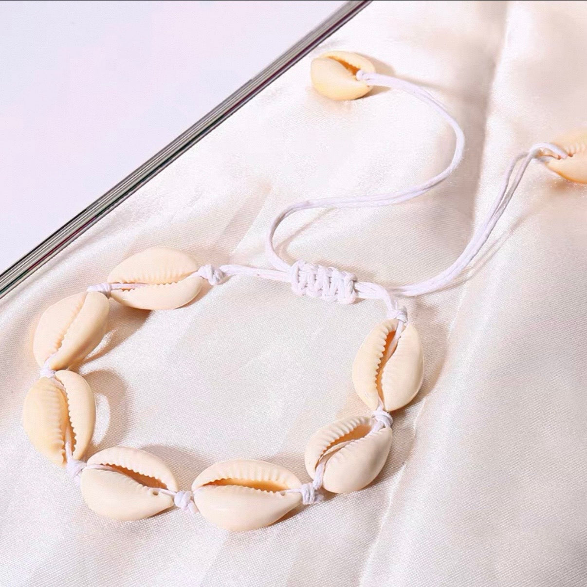 SWEET SHELL BRACELET
